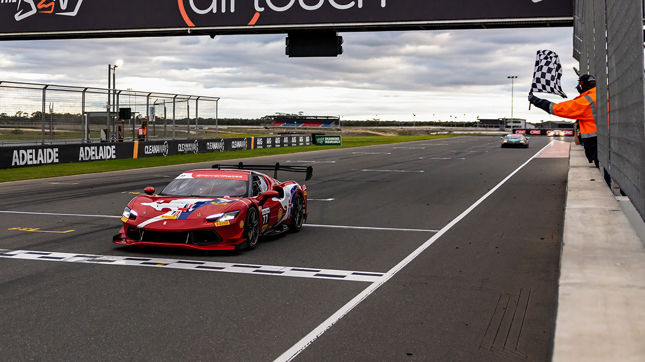 Wyatt takes thrilling victory in Race 2 at The Bend