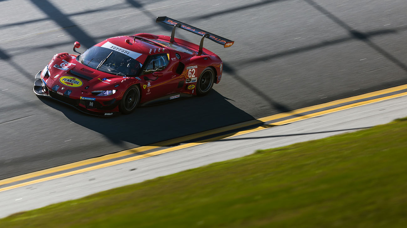 自動車 FEELING43Ferrari DaytonaGR4presentation Ferrari fourth at Daytona after 4 hours