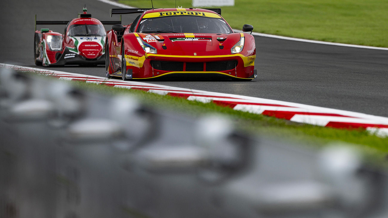 Two 488 GTEs on the third row for the 6 Hours of Fuji