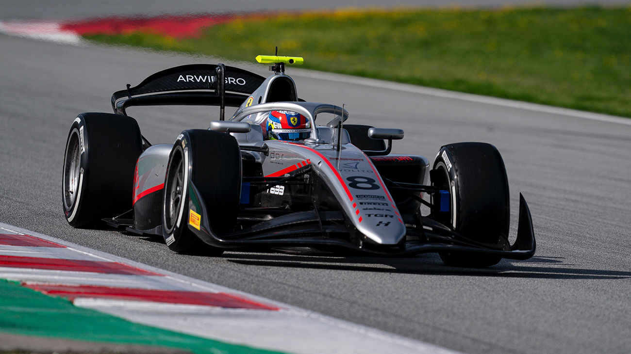 Formula 2: Beganovic flexes his muscles