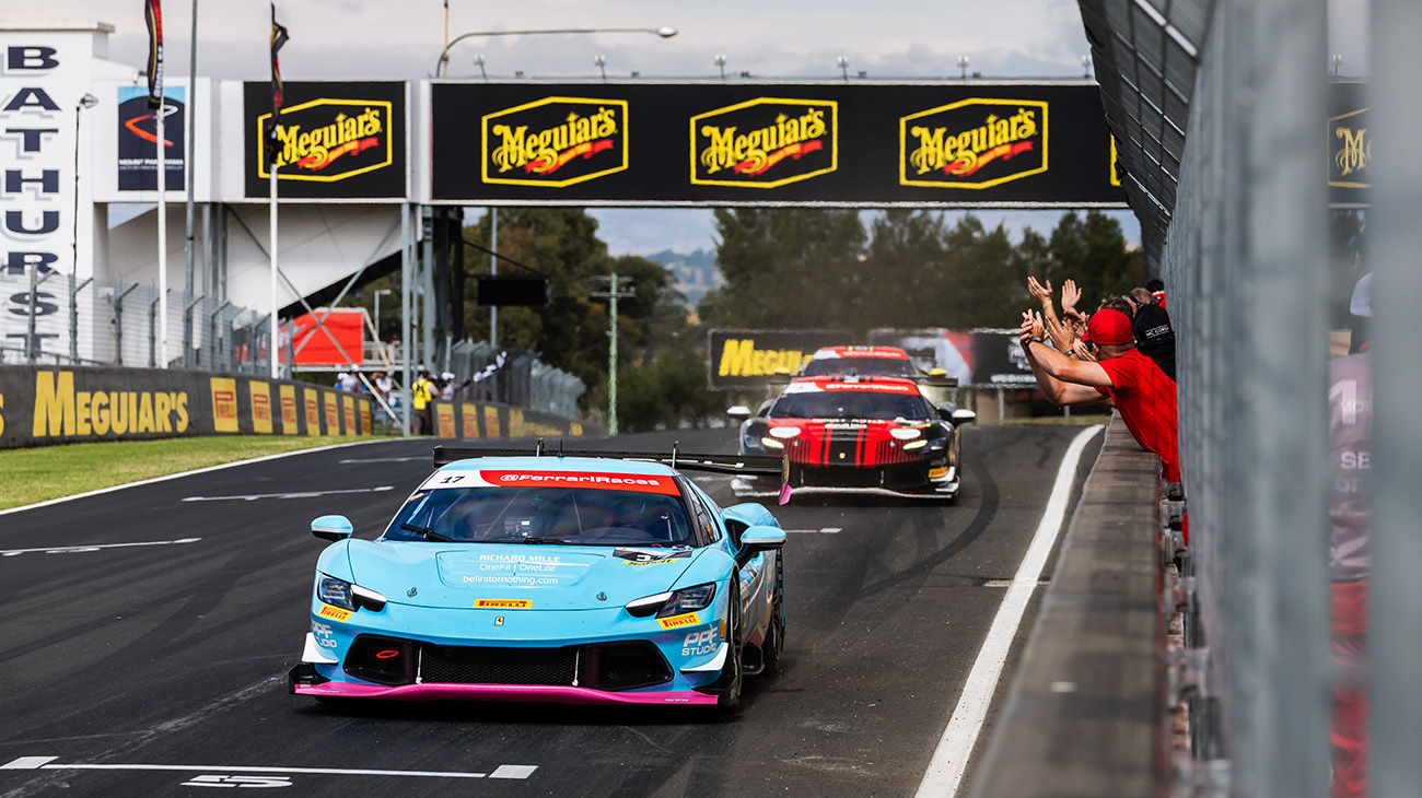 Debutto entusiasmante per il Ferrari Challenge Australasia a Bathurst