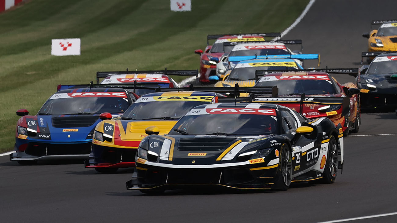Ferrari Challenge Series: Corse Clienti - Ferrari.com